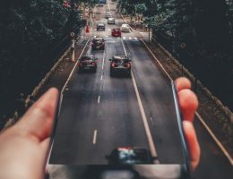 【時事短評】電信股成新物種?網路不只讓生活變「快」了