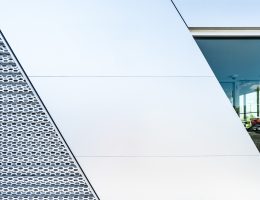 【法說重點解讀】什麼是 3+3 策略?分析鴻海的轉型佈局
