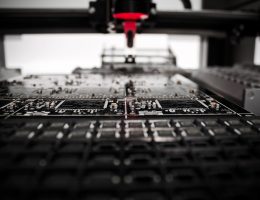 【法說重點解讀】資料中心需求占比提升,記憶體大廠美光卻對電子景氣衰退示警