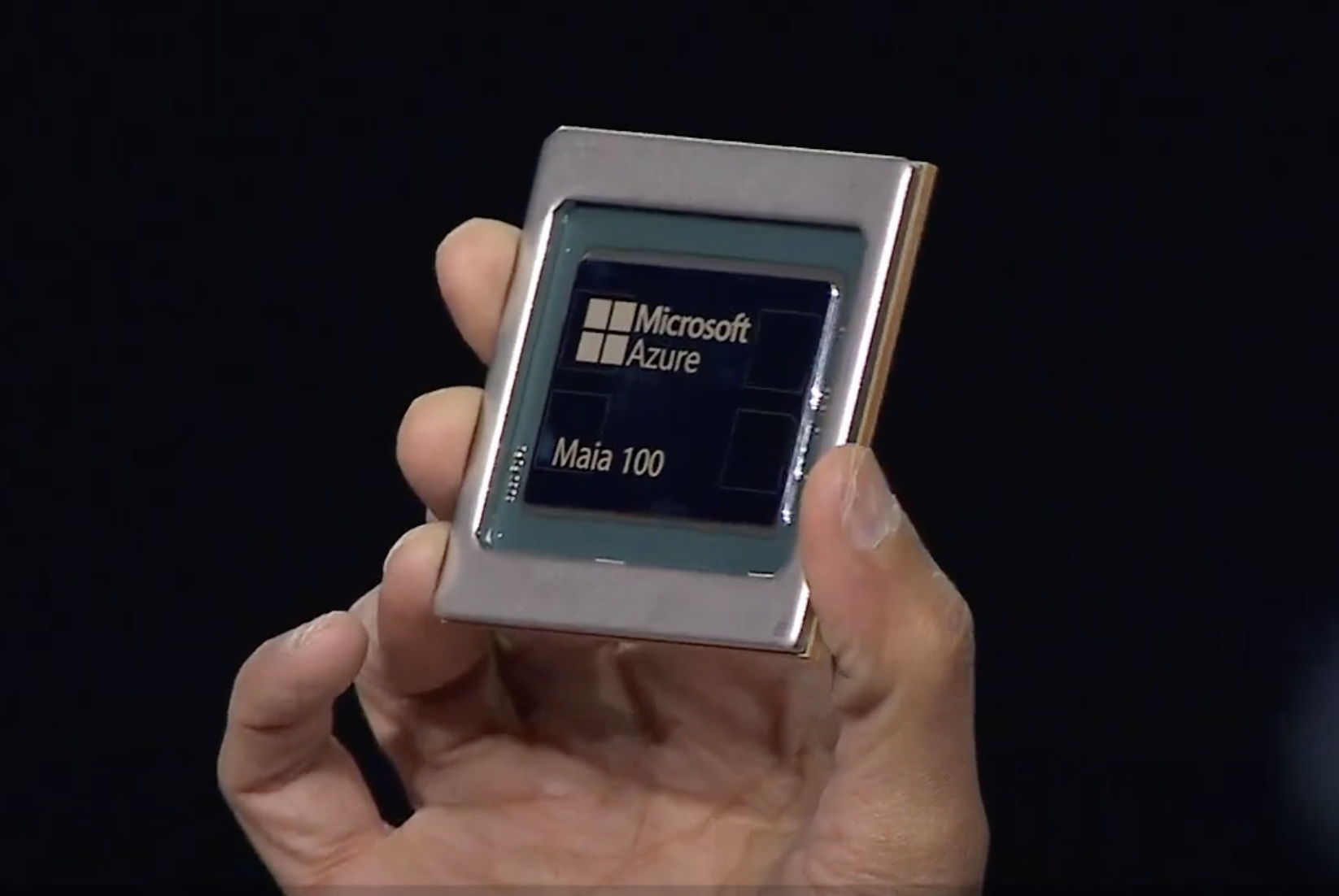 microsoft Maia 100 產品圖